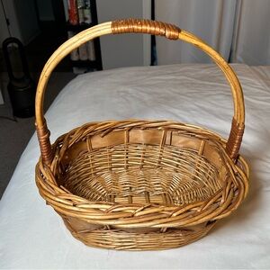 16 X 13” Woven Wicker Basket With Handle Vintage Farmhouse Style